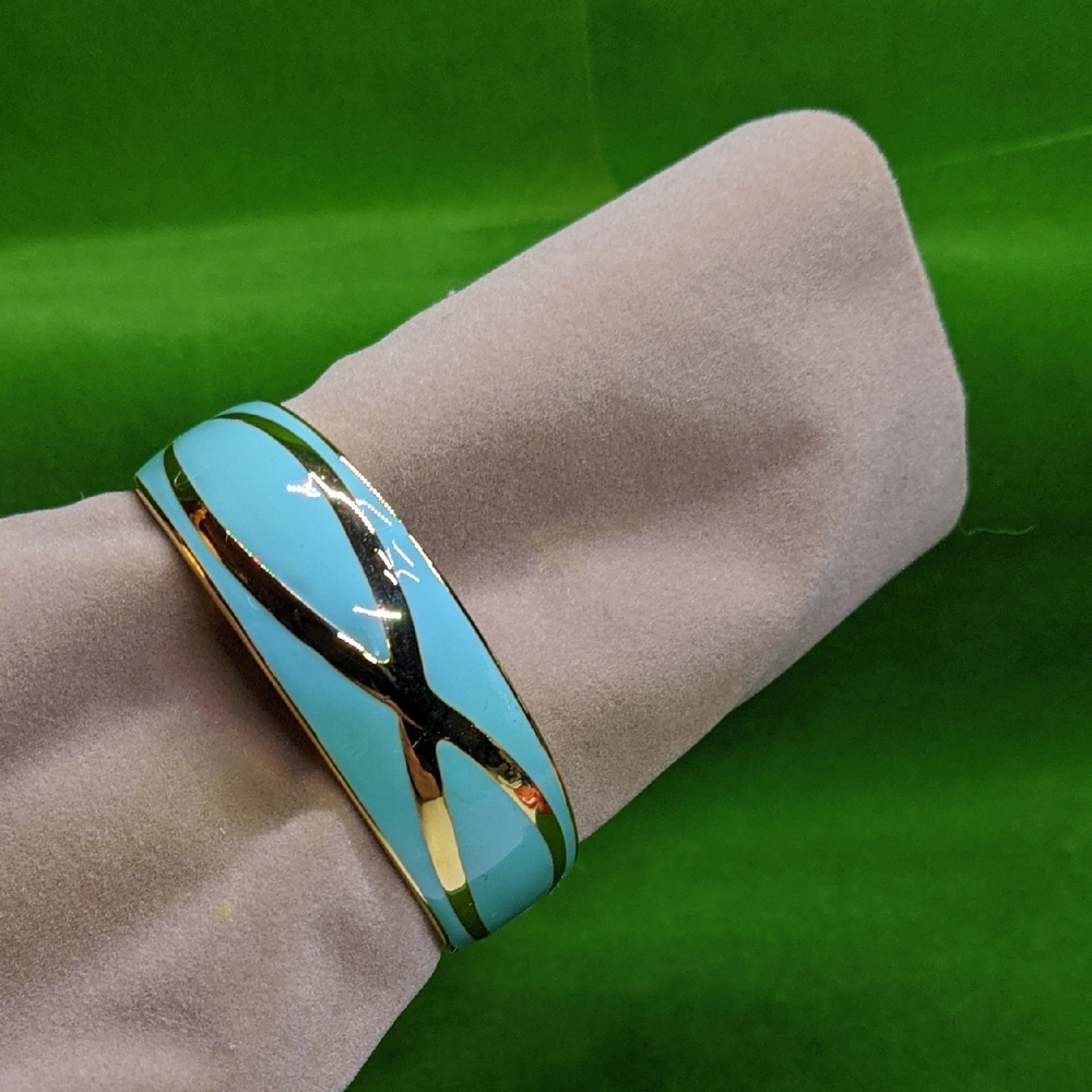 AVON Vintage Fashion Pastel Bracelet, Turquoise Enamel Gold-tone Metal Cuff, NOS
